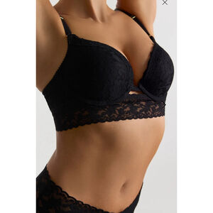 Signature Lace® Plunge Push-Up Bra Black 36D